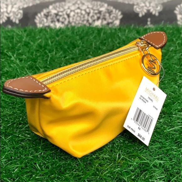 MICHAEL KORS TRAVEL XS POUCH CITRUS - Picture 16 of 16